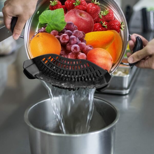 AUOON Clip On Strainer Silicone for All Pots and Pans, Pasta Strainer Clip on Food Strainer for Meat Vegetables Fruit Silicone Kitchen Colander - Image 4