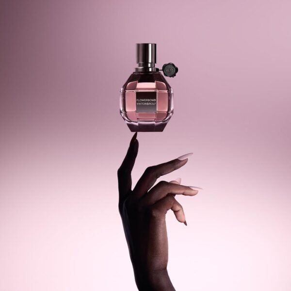 Viktor&Rolf - Flowerbomb Eau de Parfum - Women's Perfume - Floral & Woody - With Notes of Rose, Peony & Patchouli - Image 2
