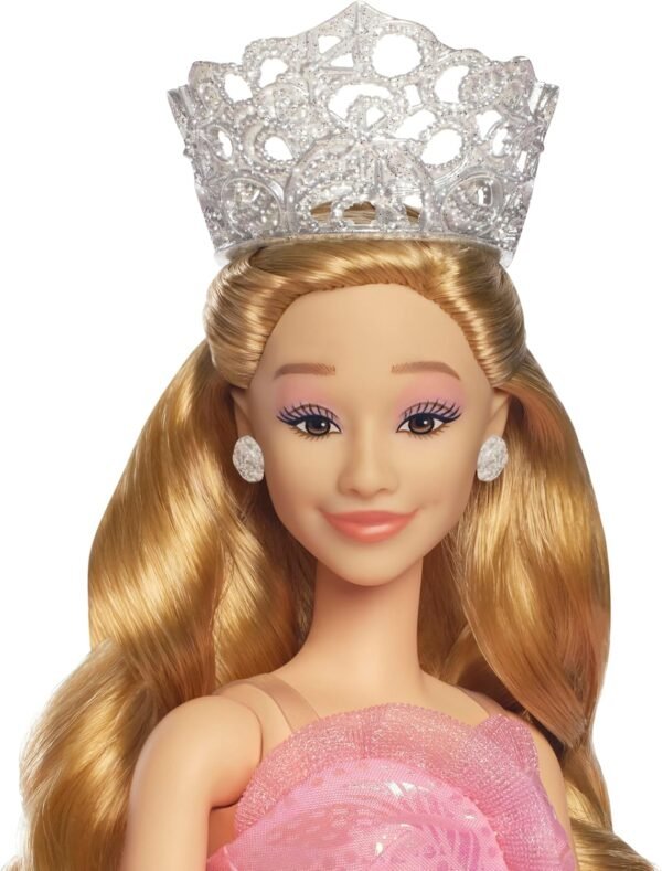 Mattel Universal Wicked Deluxe Glinda Fashion Doll & Accessories Including Crown & Scepter, Movie-Inspired Look with Posability - Image 6