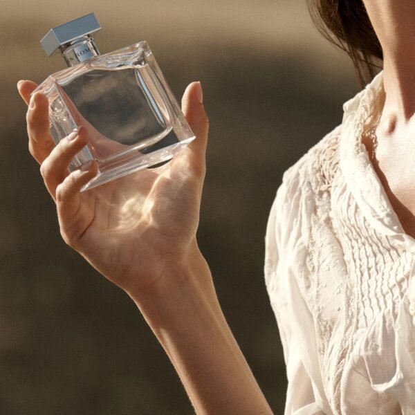 Ralph Lauren - Romance - Eau de Parfum - Women's Perfume - Floral & Woody - With Rose, Jasmine, and Berries - Medium Intensity - Image 5